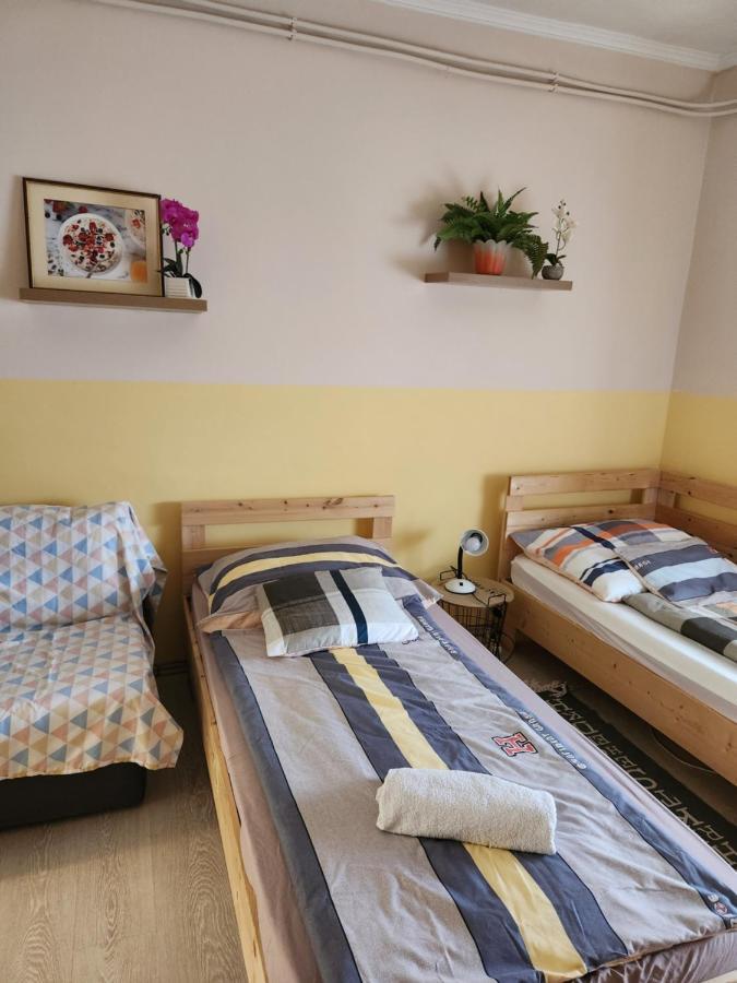 Orsi Apartman / Vendeghaz 凯奇凯梅特 外观 照片