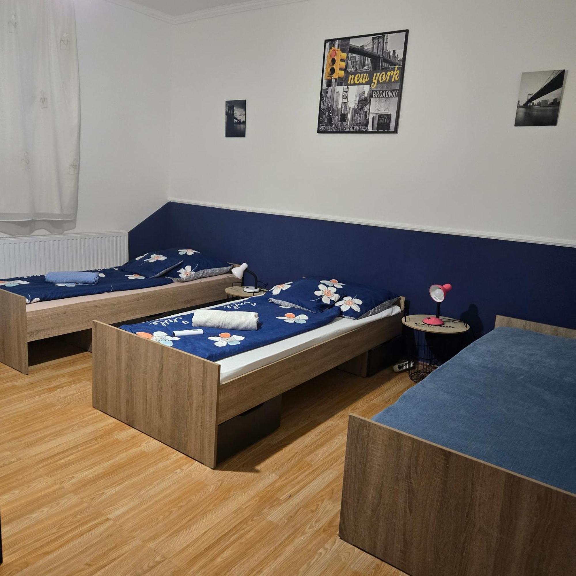 Orsi Apartman / Vendeghaz 凯奇凯梅特 外观 照片