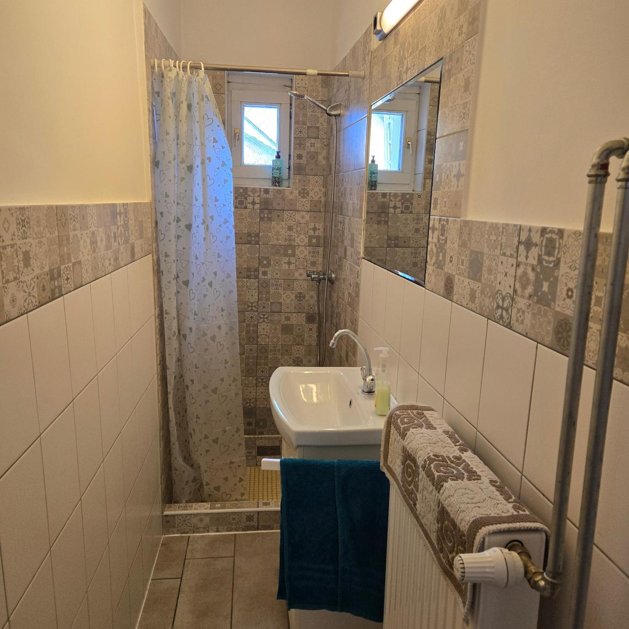Orsi Apartman / Vendeghaz 凯奇凯梅特 外观 照片