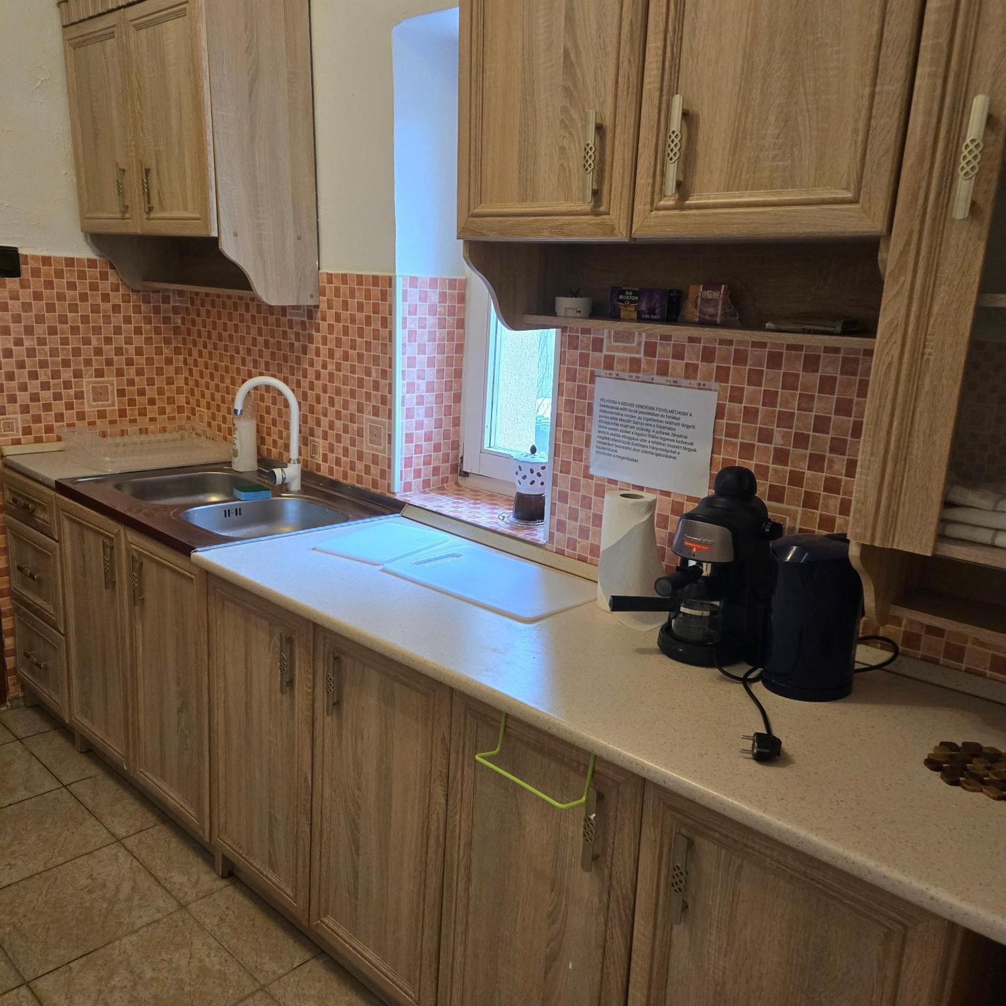 Orsi Apartman / Vendeghaz 凯奇凯梅特 外观 照片