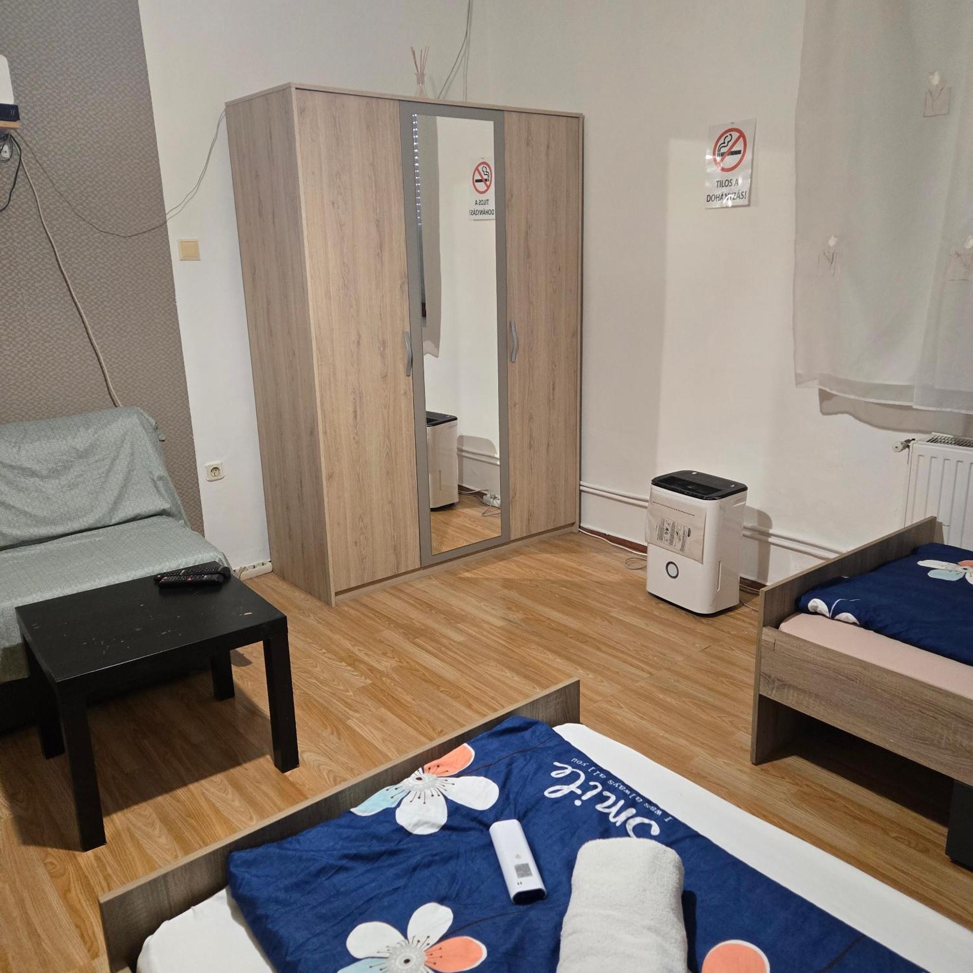 Orsi Apartman / Vendeghaz 凯奇凯梅特 外观 照片