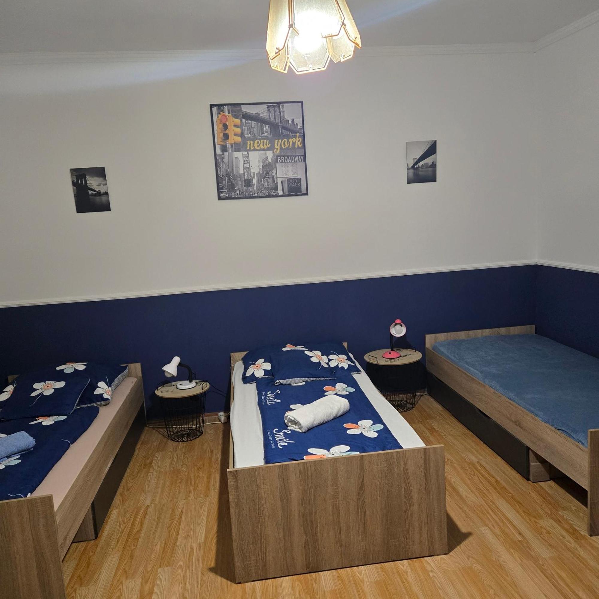 Orsi Apartman / Vendeghaz 凯奇凯梅特 外观 照片
