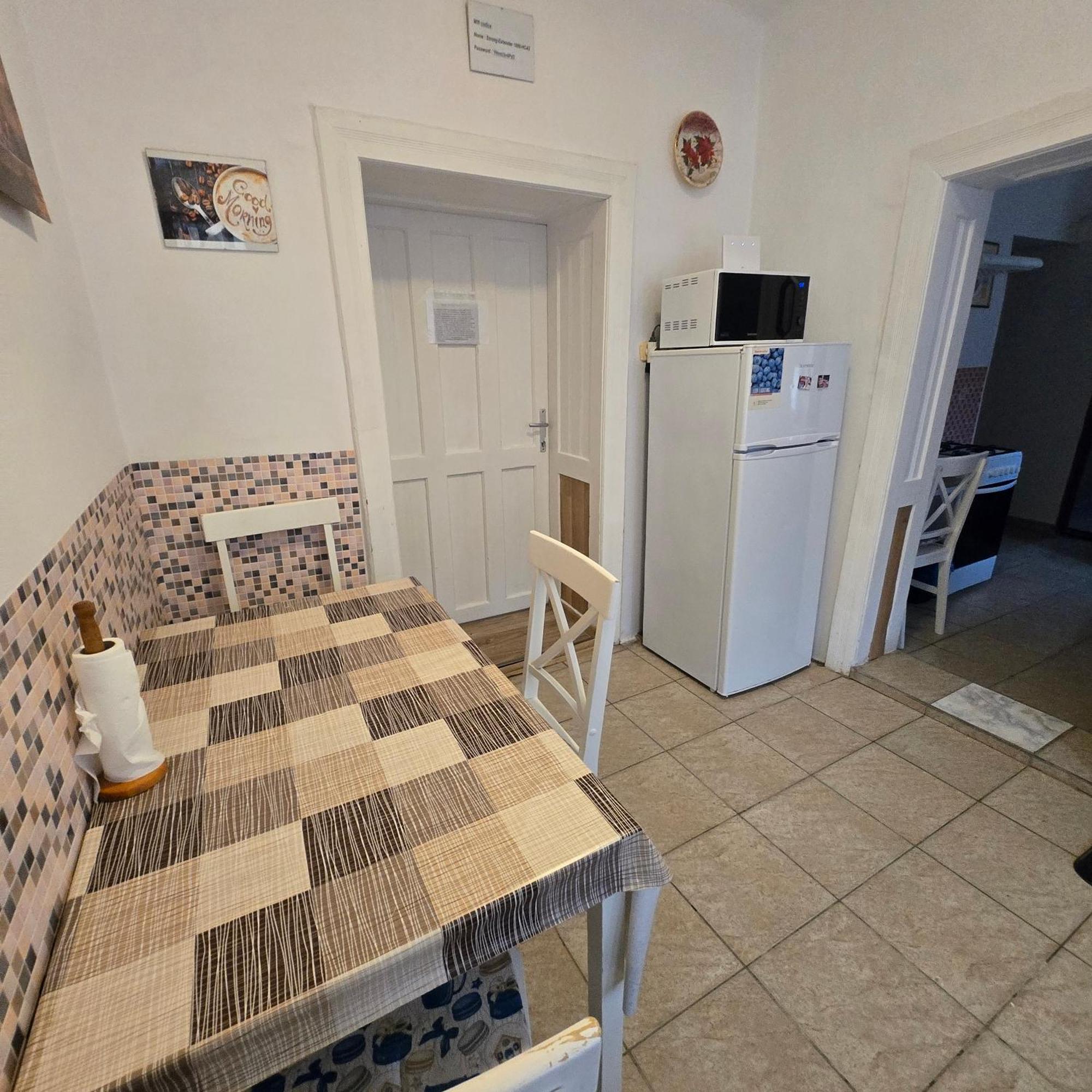 Orsi Apartman / Vendeghaz 凯奇凯梅特 外观 照片